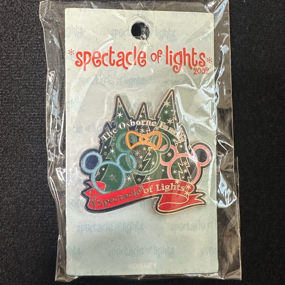 Disney Accessories - Disney Osborne Family spectacle of lights pin 2002
